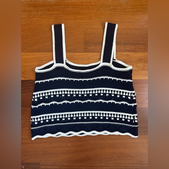 Entro Savannah Crochet Tank in Navy. Size Large. - Picture 4 of 8